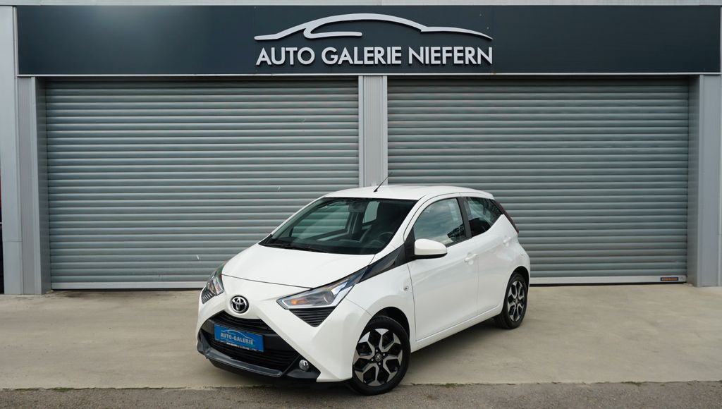 Aygo x-play connect Automatik